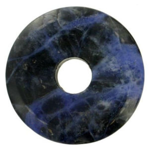 Photo d'un donut en pierre de sodalite