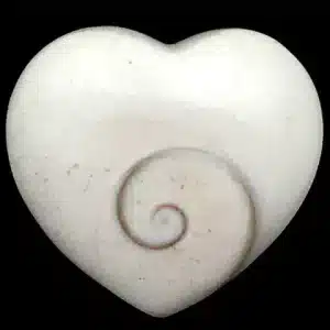 exemple de pierre en forme de coeur oeil de sainte Lucie