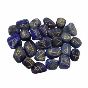 Image d'un jeu de runes en pierre de lapis lazuli