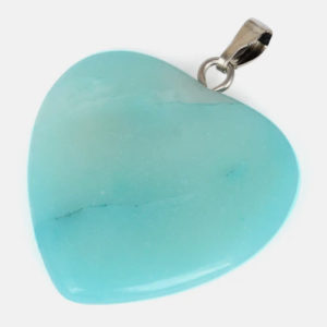 Pendentif cœur en pierre d'amazonite d'une dimension de 2 cm.