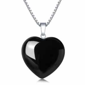 Pendentif coeur en pierre d'obsidienne noire d'une dimension de 2 cm.