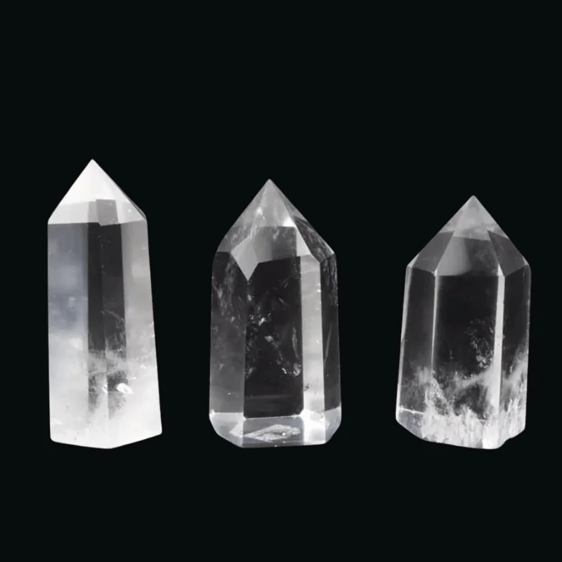 pointes en pierre de cristal de roche naturels